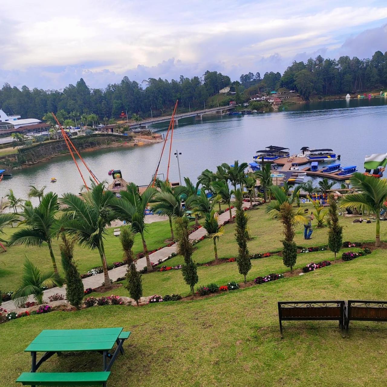 Hotel Aguas Abiertas Guatapé 外观 照片